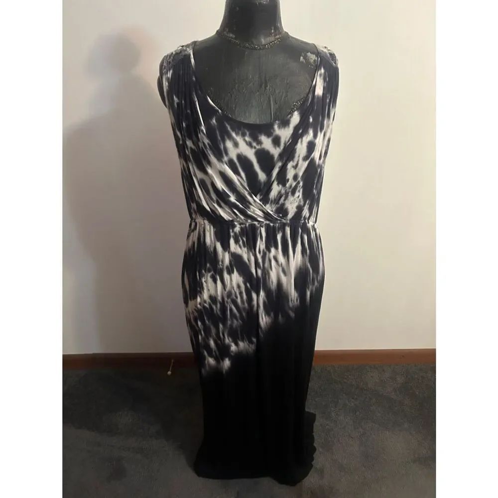 Black & White Tie-Dye Sleeveless Maxi Dress